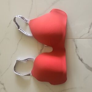 Pink Victoria's Secret T-shirt Lightly Lined Wireless Red Bra 34D EUC